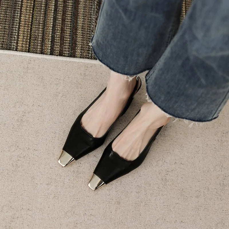 Layla | Teräväkärkiset Slingback-korkokengät