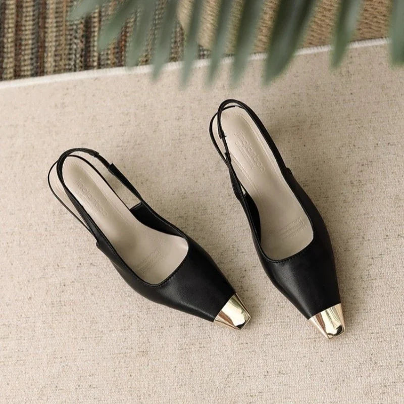 Layla | Teräväkärkiset Slingback-korkokengät